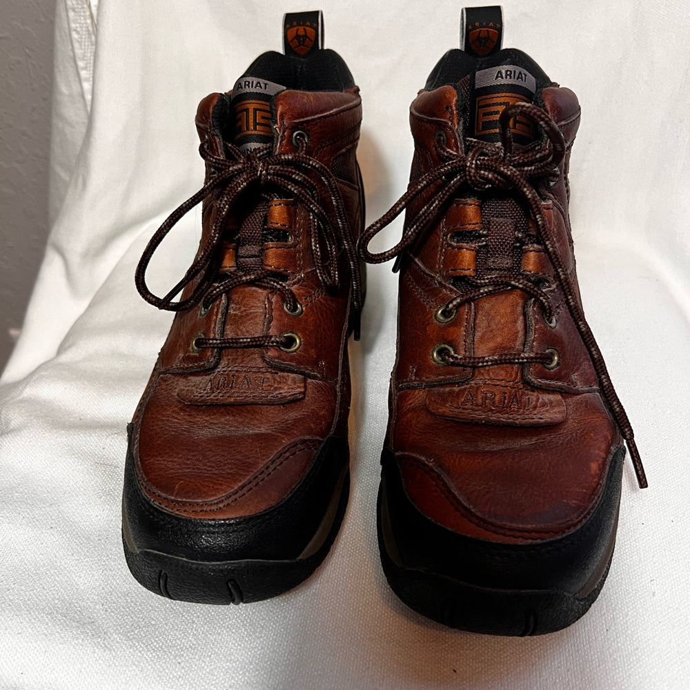 Ariat women’s terrain, equestrian, leather outdoor, hiking boot size 7B